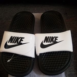 Girls Brand New Nike Flip Flops